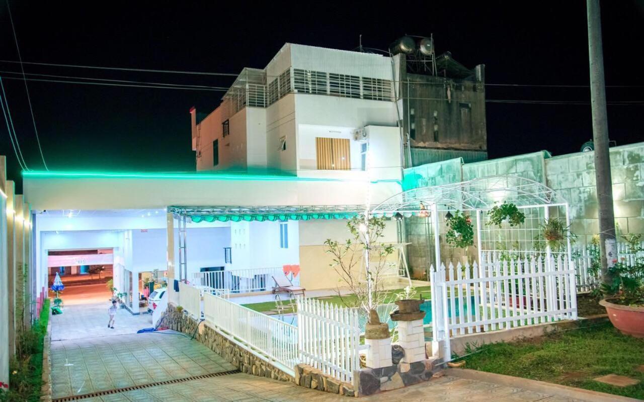 Thu Hien Hotel Pleiku - By Bay Luxury Plei Holang Exterior foto