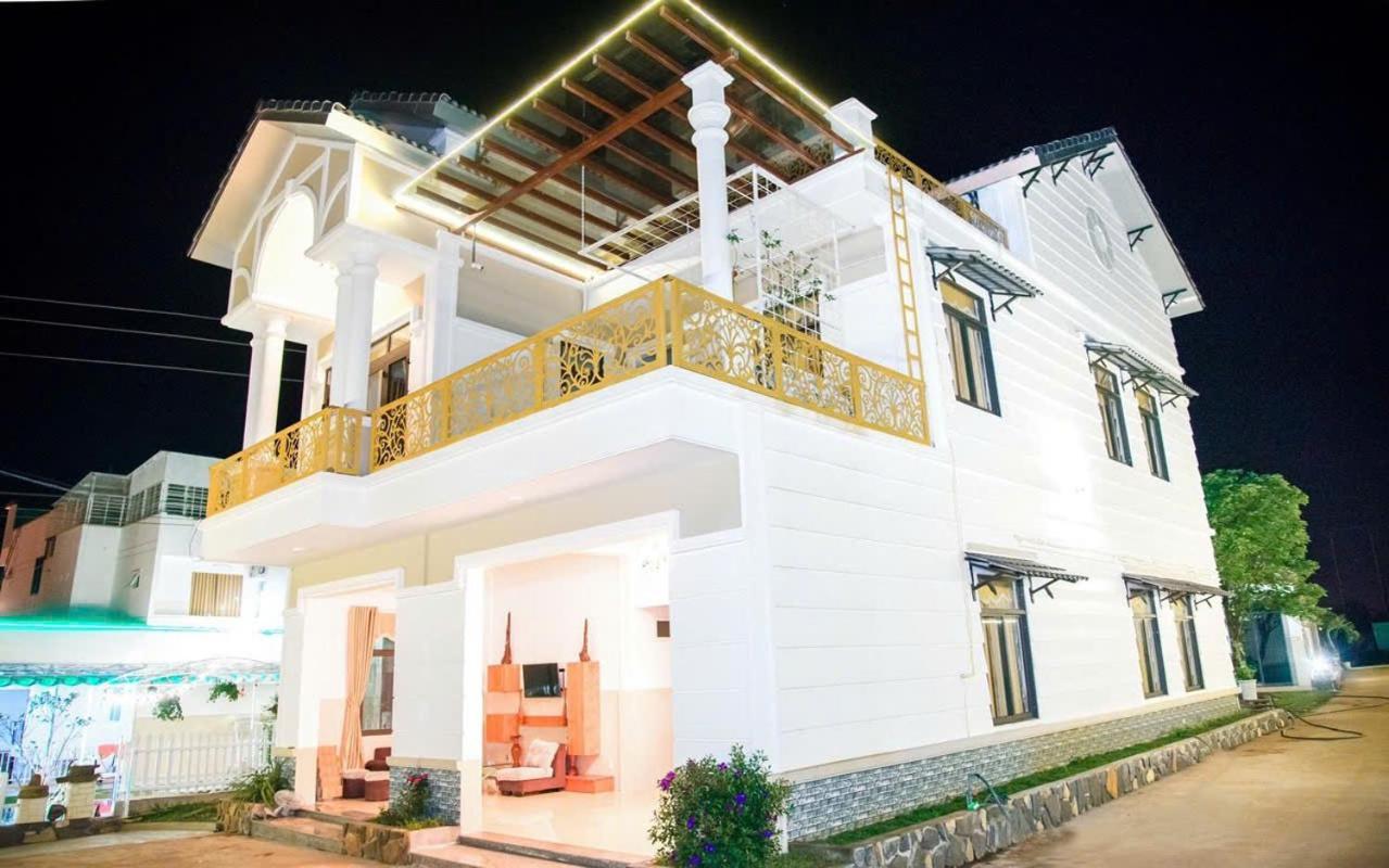 Thu Hien Hotel Pleiku - By Bay Luxury Plei Holang Exterior foto