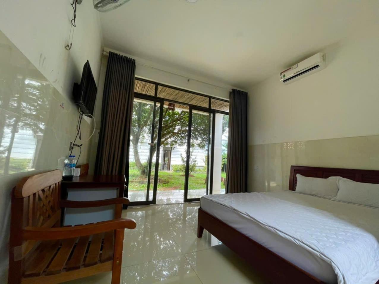 Thu Hien Hotel Pleiku - By Bay Luxury Plei Holang Exterior foto
